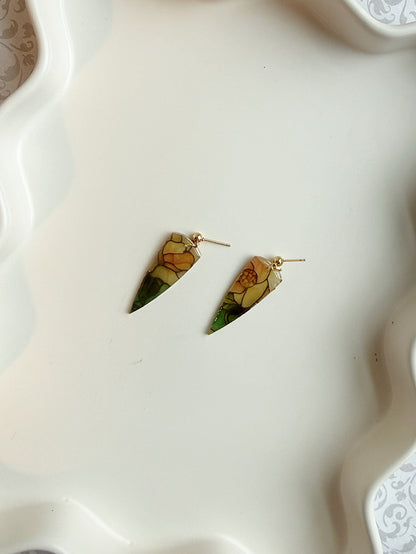 Antique Magnolia Garden