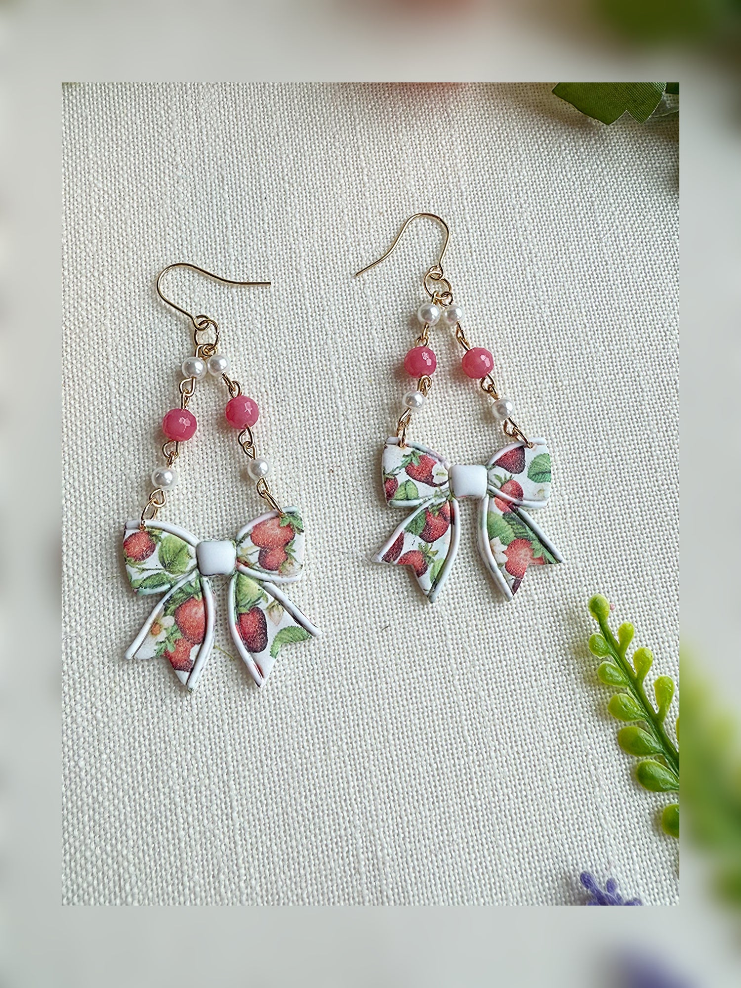 🍓 Strawberry Bow-quet Earrings