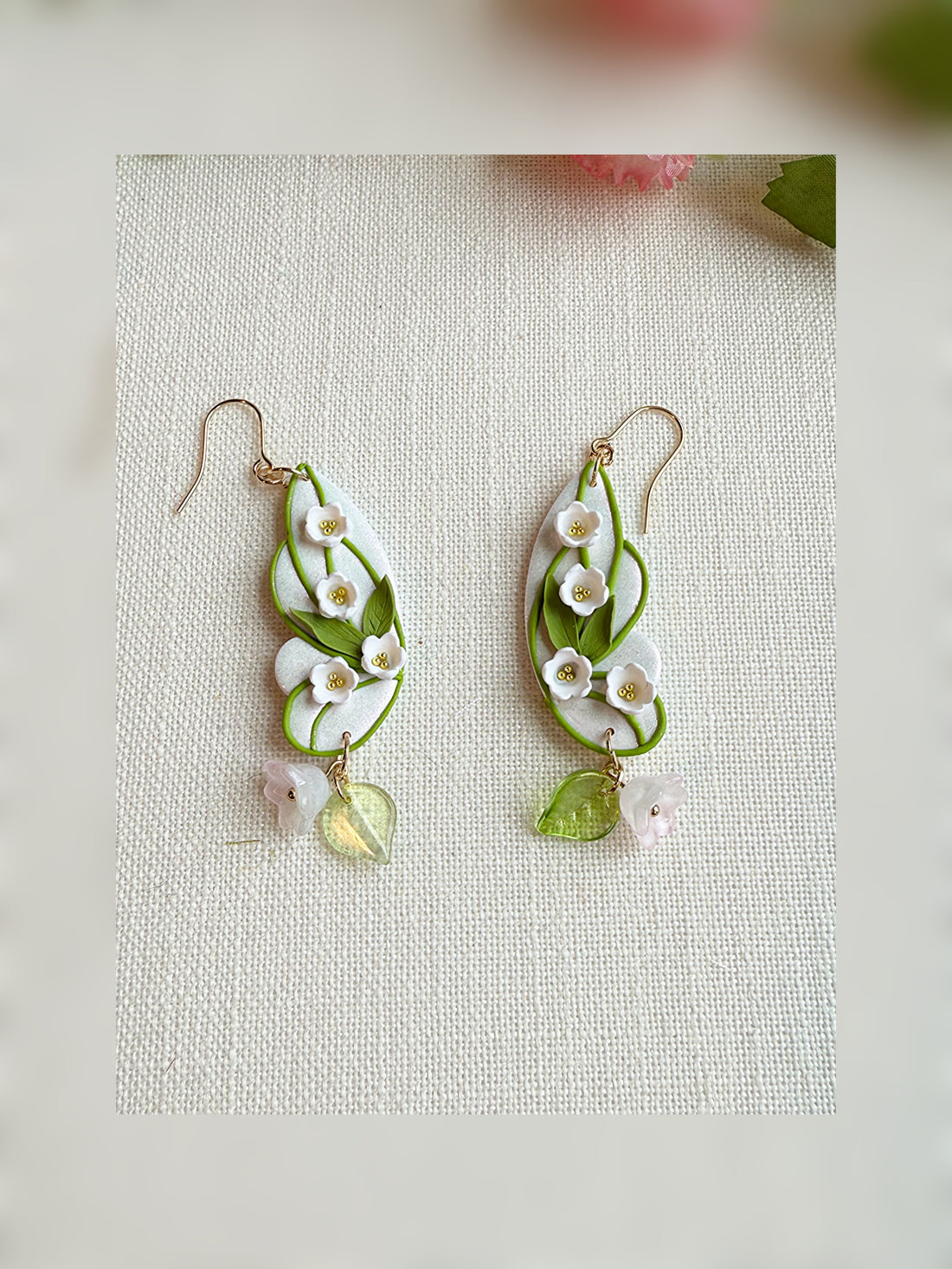 🌿 Lily Bell Earrings